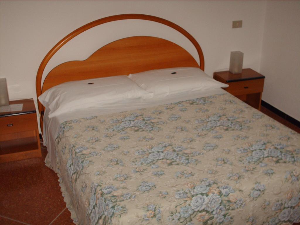 Hotel Triana E Tyche Sasso Marconi Exterior photo